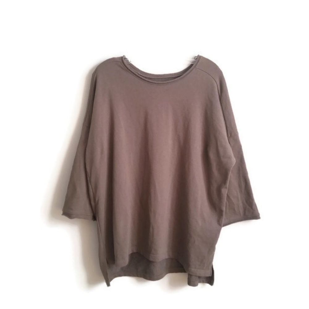 Women's Relaxed Crewneck Top in Taupe